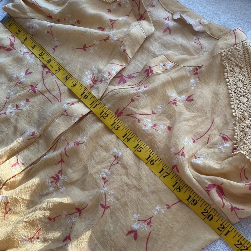 Hope & Harlow blouse high/low tie at bottom lace insert sleeves Size medium NWT - Picture 5 of 9